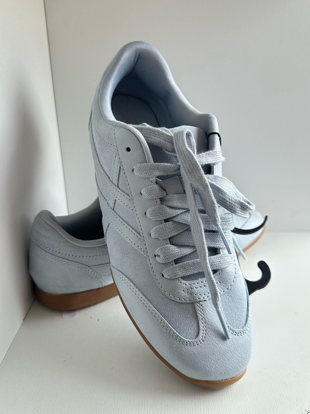 Light Gray Women’s Suede Trainer Sneakers - Classic Casual Style